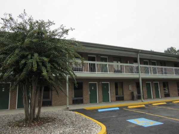 Days Inn by Wyndham Columbia NE Fort Jackson image 21