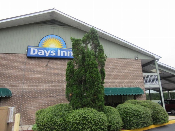 Days Inn by Wyndham Columbia NE Fort Jackson image 23