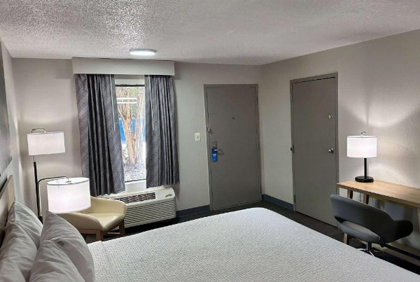 Days Inn by Wyndham Columbia NE Fort Jackson image 8